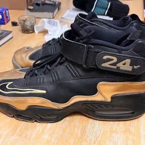 Ken Griffey Jr Nike Max 1 Gold Metallic Shoes with Black Mens Size 14 No Box